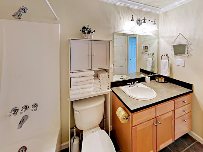 344 E Beach Blvd Condo Unit 21 by RedAwning
