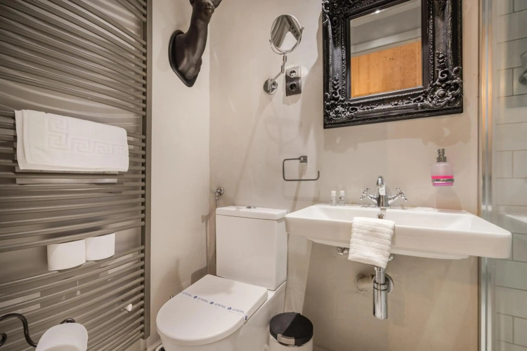 BpR R20 Studio Home with A/C