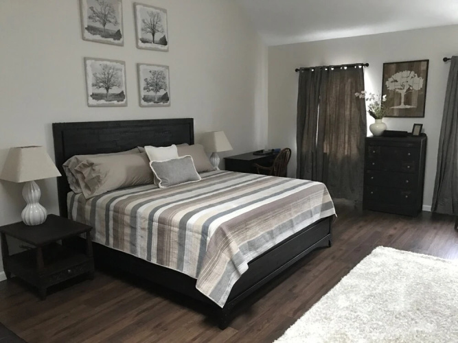 Creekside Inn