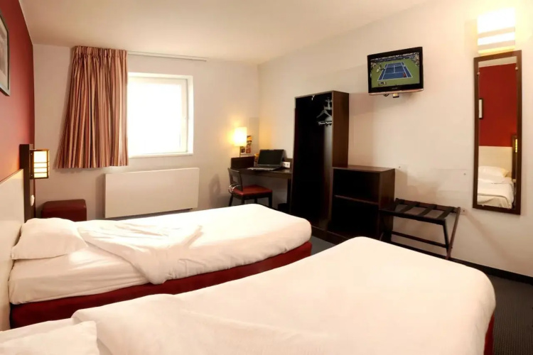 DC Hotel
