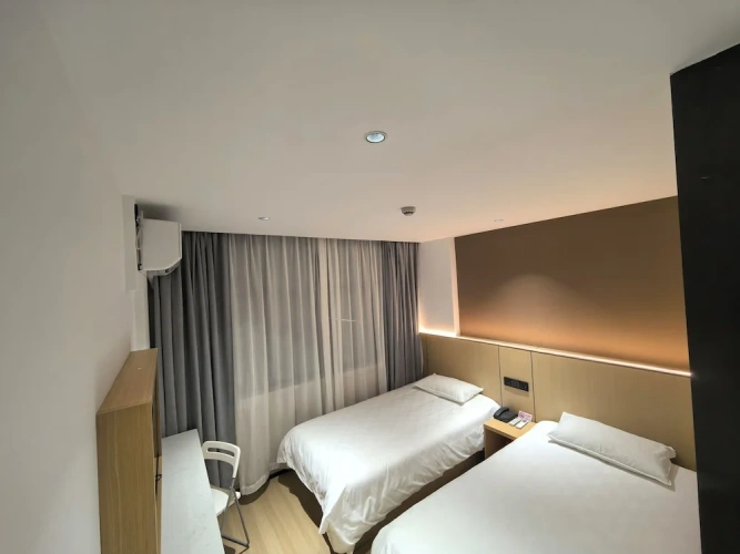 Economy Twin room