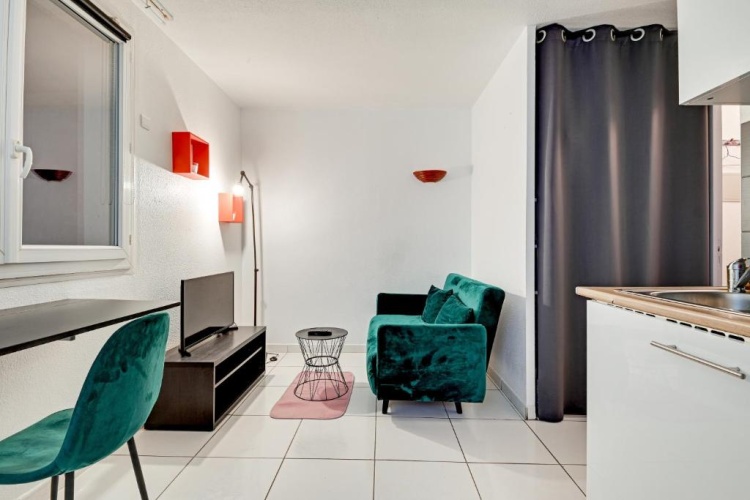 1 Bedroom Apartment
