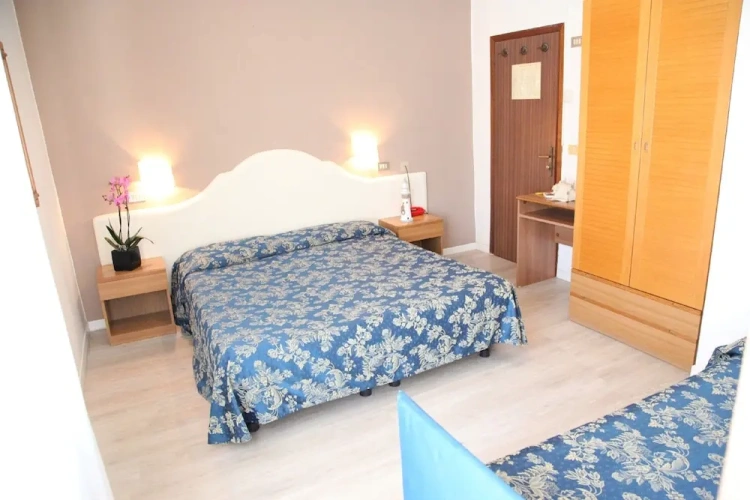 Standard Quadruple room with balcony