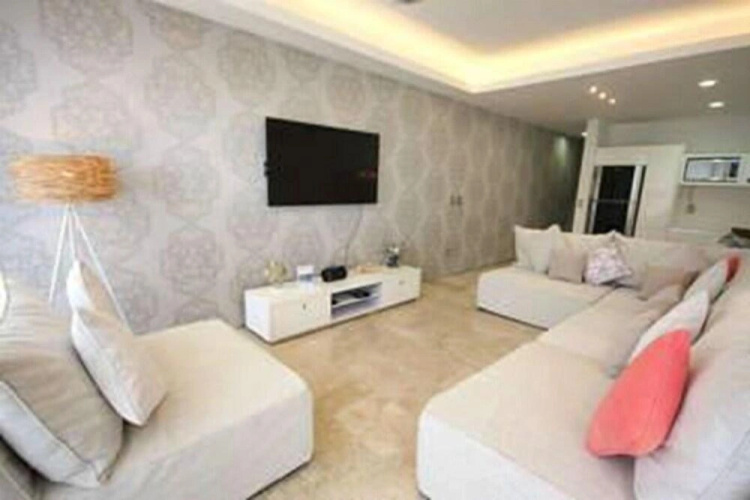 B&B Tiburon