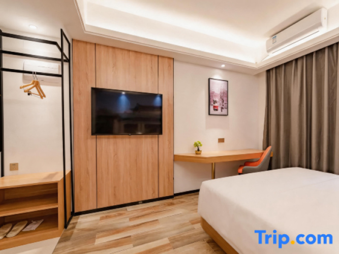 Standard Double room with view