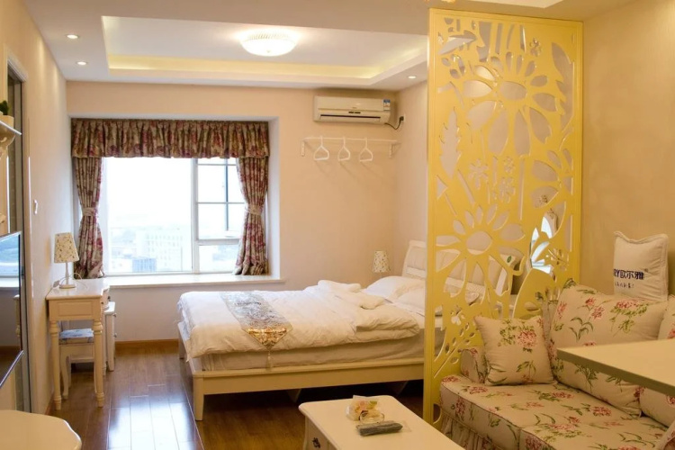 Chengdu City Theme Hotel