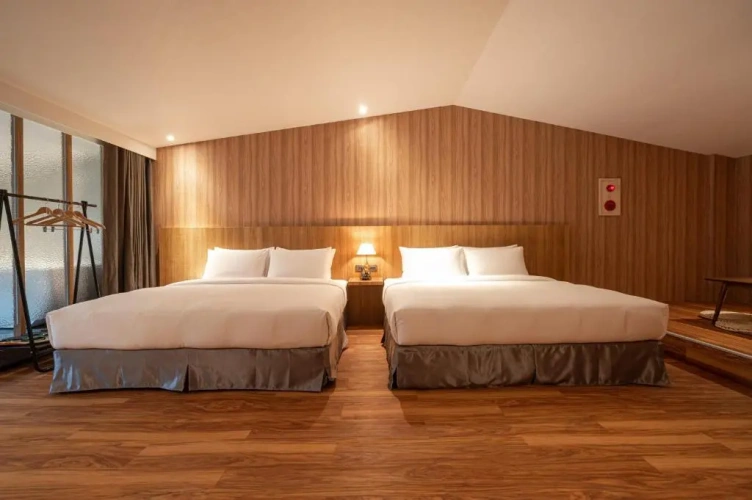 Deluxe Family Suite