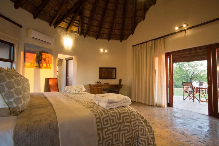 Mopane Bush Lodge