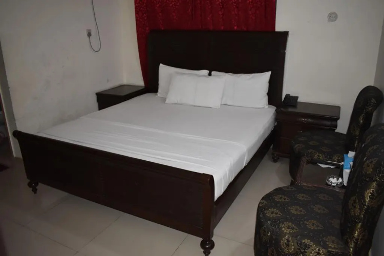 Hotel Basera