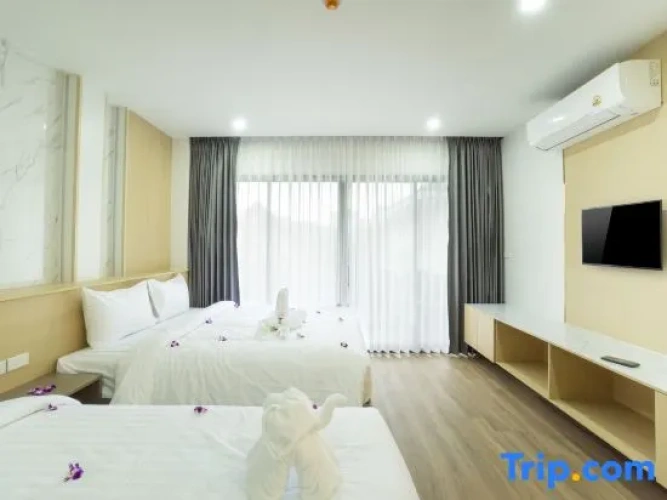 Standard Triple Family room