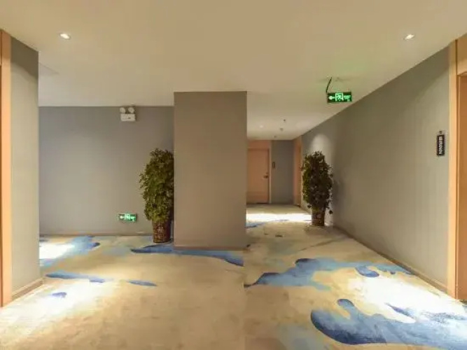 Whale Chi Hotel