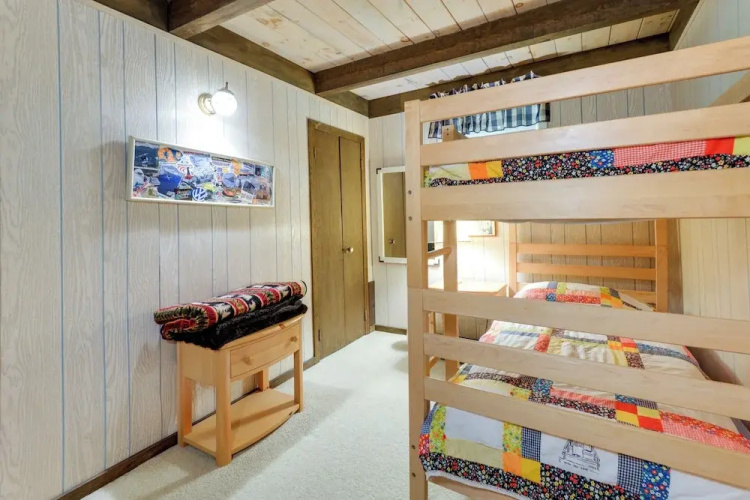 West Dover Home - Steps to Mount Snow Resort!