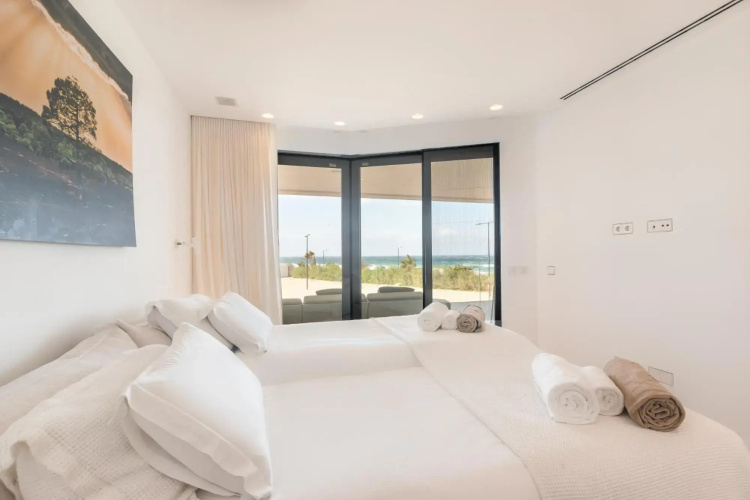Infinity 0-8 LUXE SEA VIEW 2B
