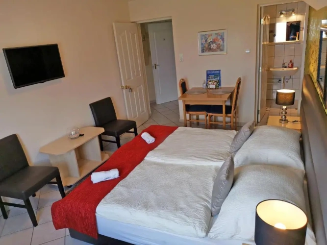 2 Bedrooms Apartment