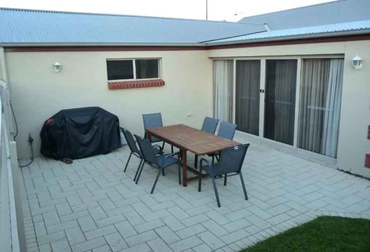 3 Bedrooms Cottage