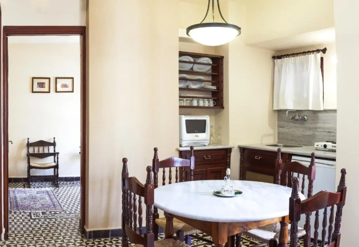 Suite with balcony and with city view