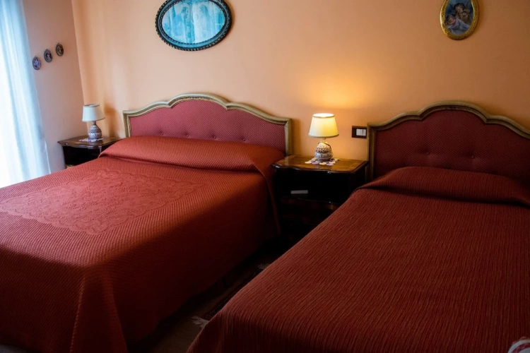 Business Twin Basement room