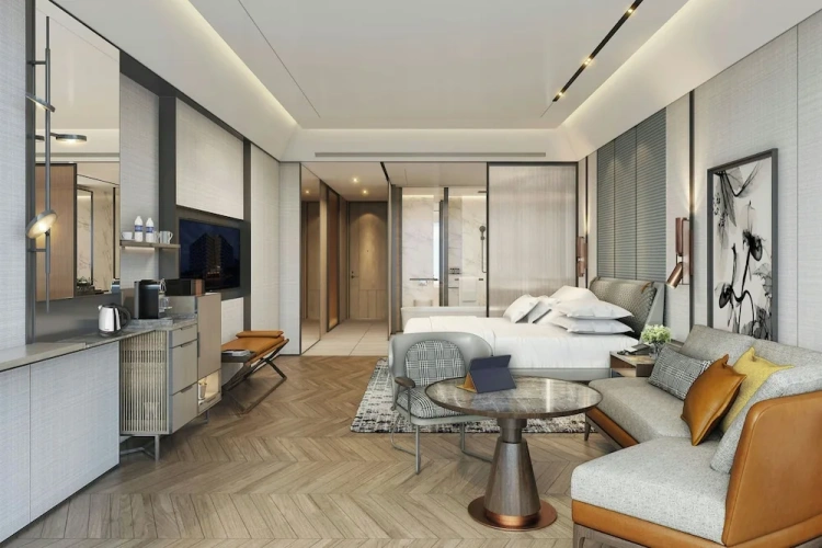 Deluxe Quadruple room with city view