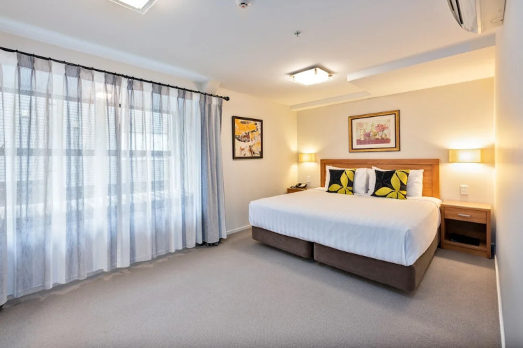 Quality Suites Alexander Inn