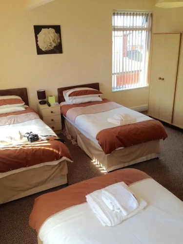 Standard Triple room