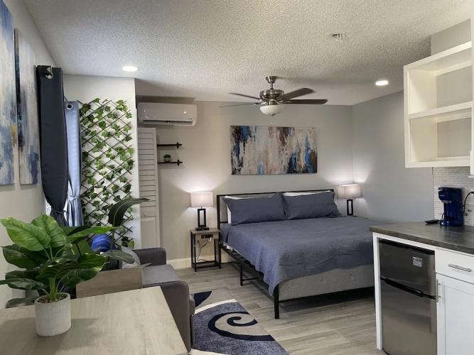Sunny Palms Inn