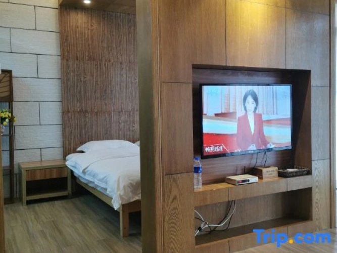 Deluxe Family Suite with view