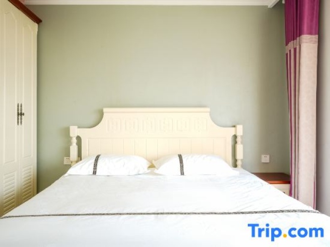 2 Bedrooms Suite with balcony and with garden view