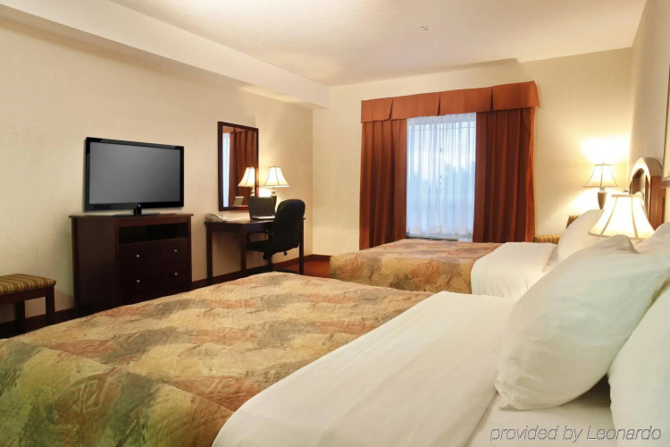 Pomeroy Inn & Suites Fort St. John