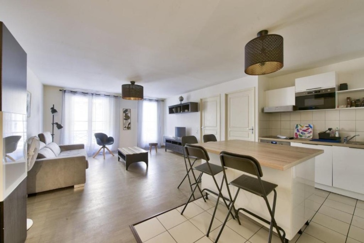 2 Bedrooms Apartment