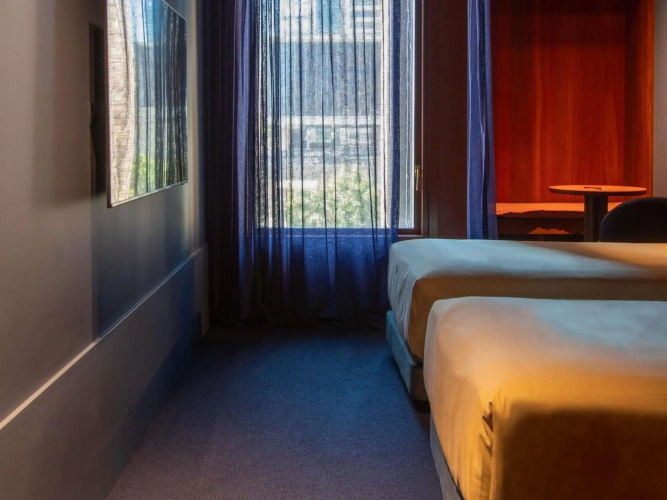 Hyde Melbourne Place