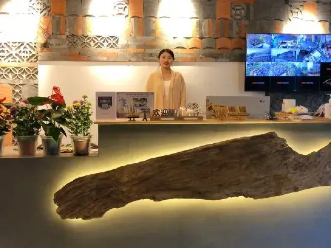 Dali Luozhu Art Inn