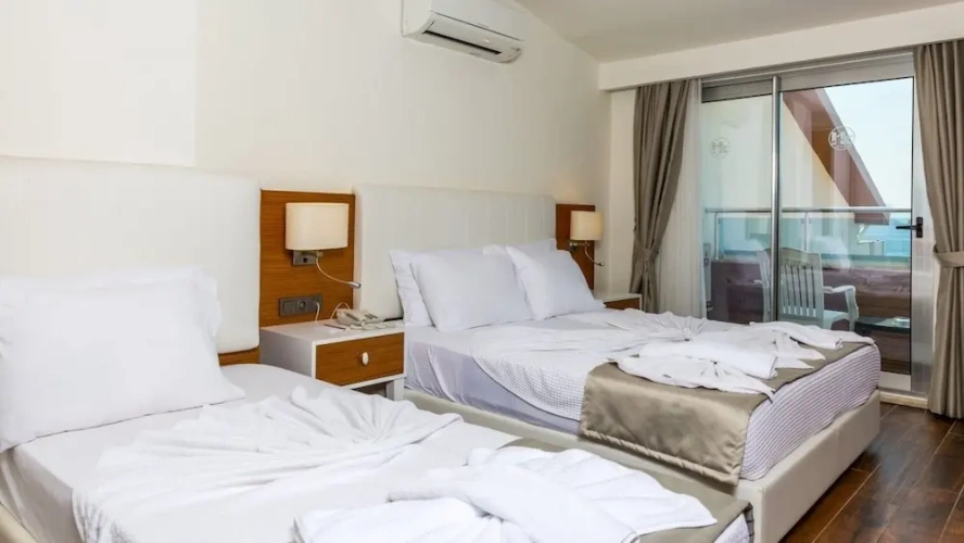 Suite with balcony and with sea view