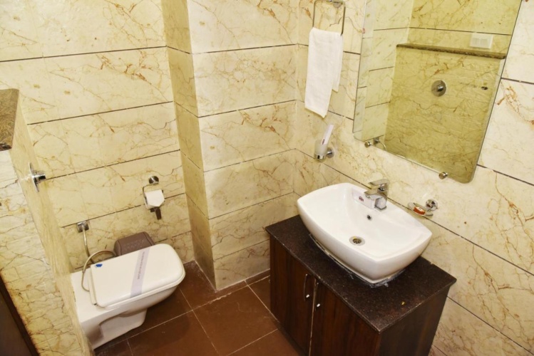 Goroomgo Hollywood Heights Amritsar