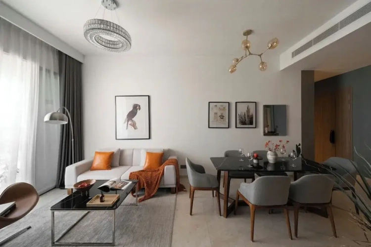 3 Bedrooms Apartment