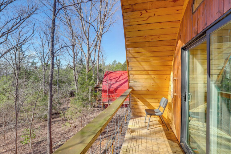 1 Mi to Tiec: Peaceful Mountain Cabin