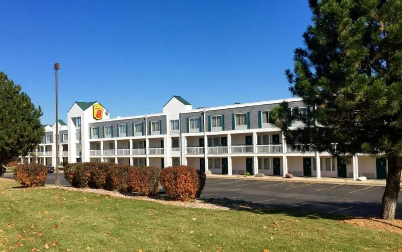 Super 8 By Wyndham Madison East
