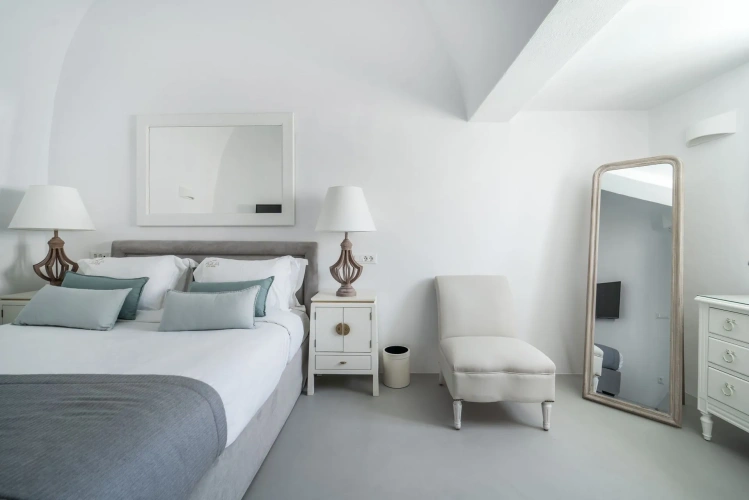 2 Bedrooms Studio