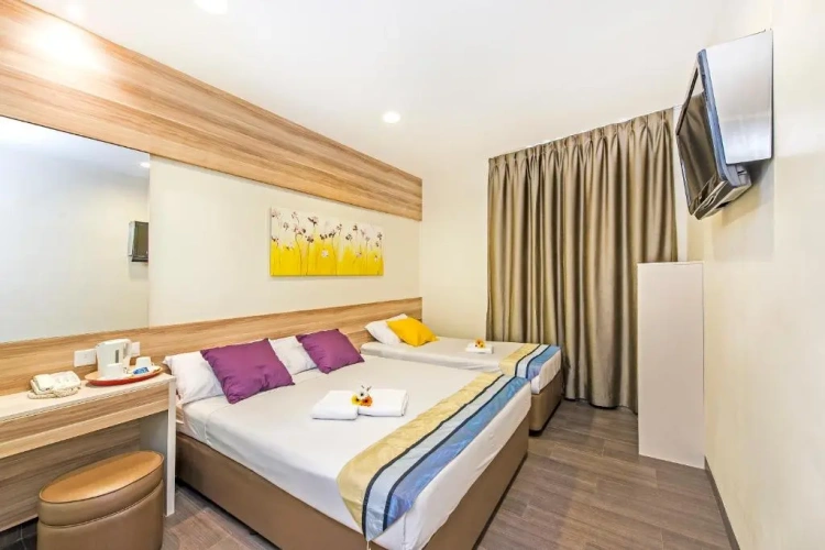 Standard Triple room