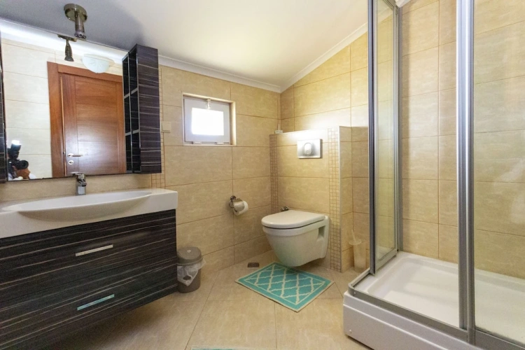 4 Bedrooms Villa