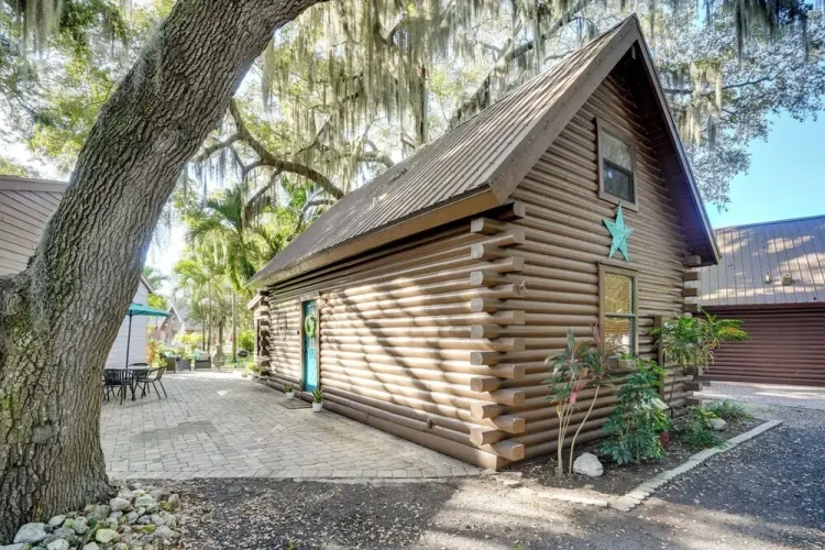 2 Bedrooms Cottage