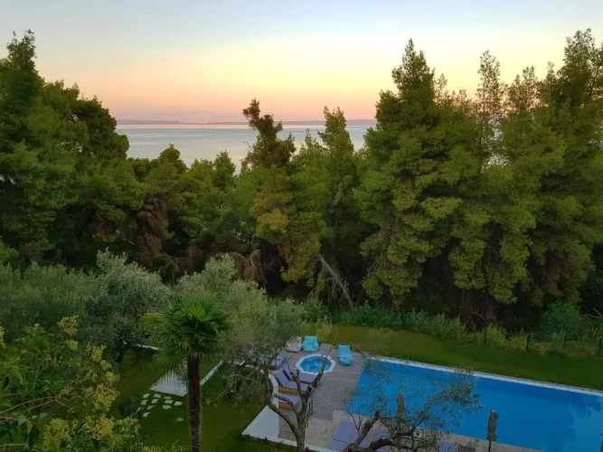 Deluxe Double room with balcony and with sea view