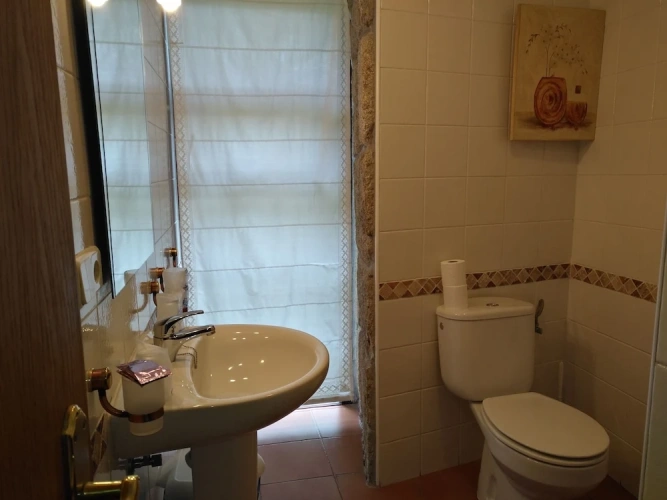 2 Bedrooms Standard Quadruple Family room with mountain view