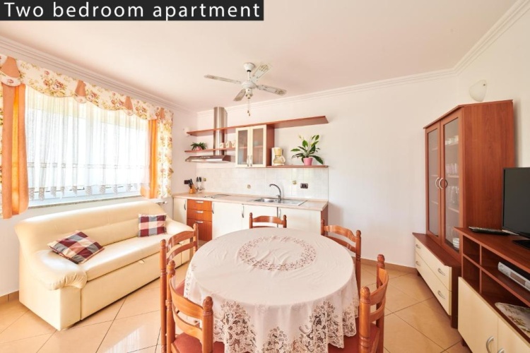 2 Bedrooms Apartment