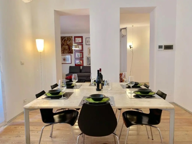 2 Bedrooms Apartment