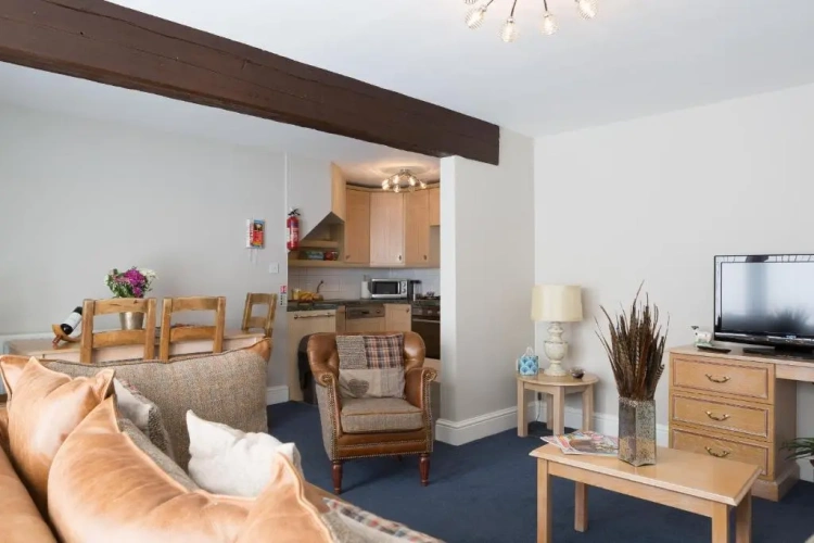 2 Bedrooms Cottage