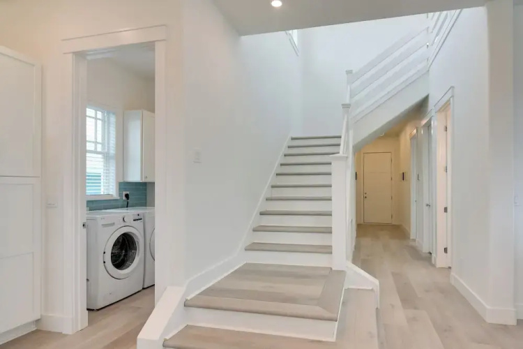 Walk to Ocean: Home w/ Deck in Surfside Beach!