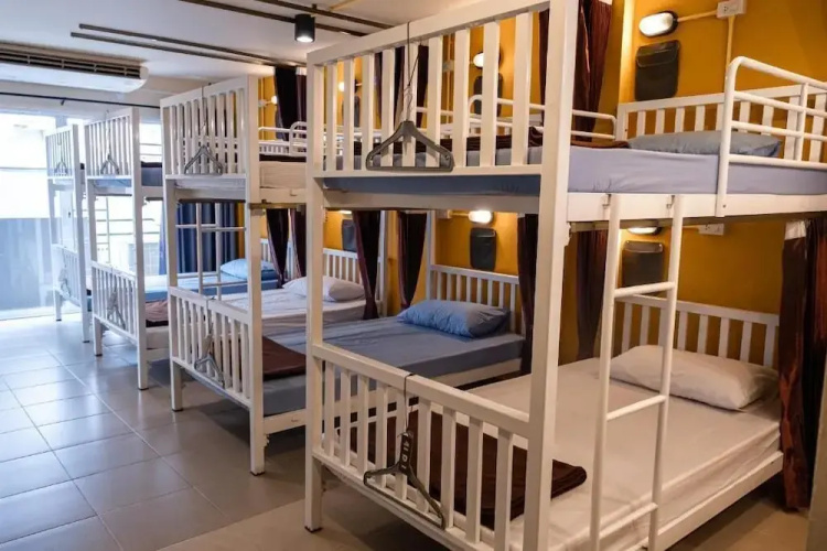 Krabi Freedom Hostel And Bar