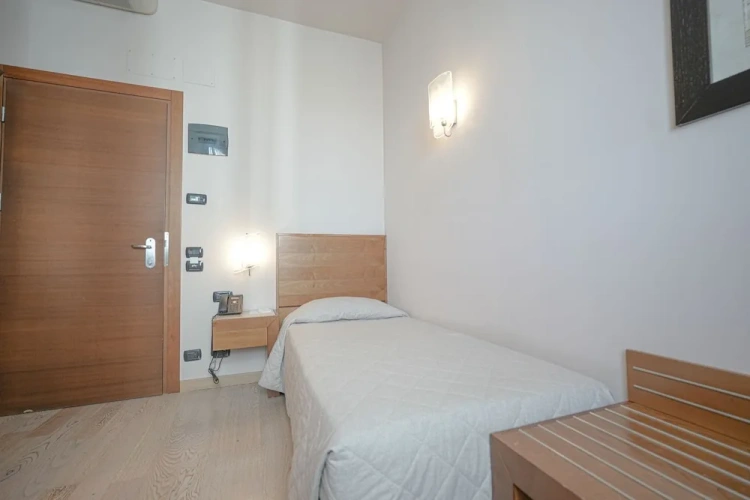 Economy room