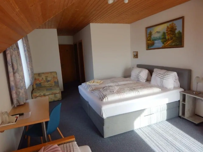 Standard Triple room with balcony