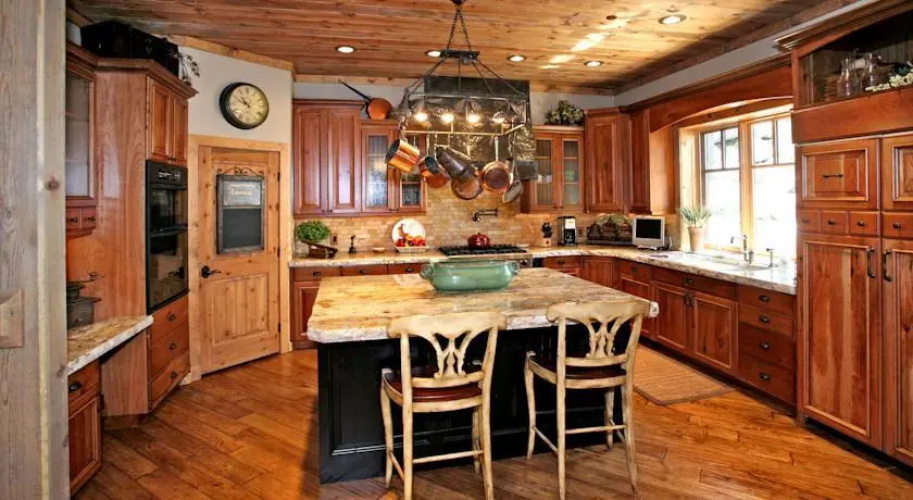 Stewart Mountain Lodging